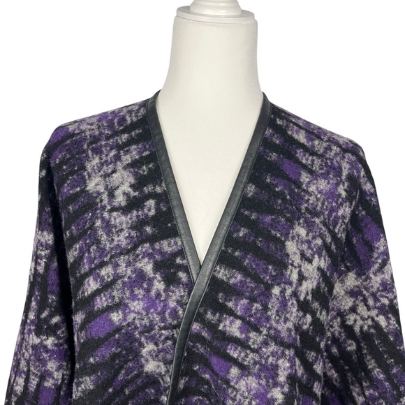 BCBG MAXAZRIA Cape Wrap Shawl Black Gray Purple W/Leather Trim Winter Travel OS - Picture 6 of 11